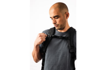 Image of Peak Design 25L Travel Weekender, Black, Large, BTRW-25-BK-2