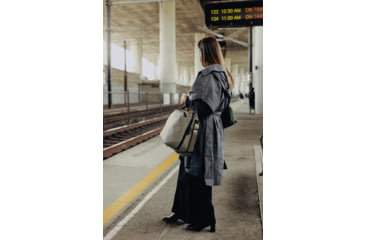 Image of Peak Design 25L Travel Weekender, Stone, Large, BTRW-25-ST-2