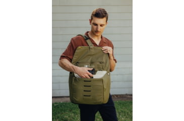 Image of Peak Design Everyday 13 Liters Messenger Bag, Kelp, BEDM-13-KP-3