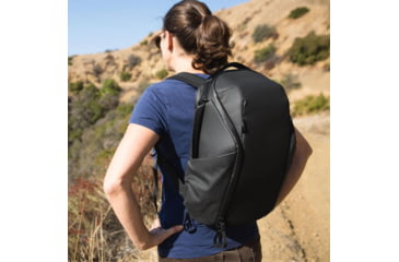 Image of Peak Design Everyday 20 Liters Zip Backpack, Black, BEDBZ-20-BK-2