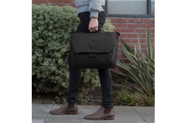 Image of Peak Design Everyday Messenger v2, 13Liters, Black, BEDM-13-BK-2