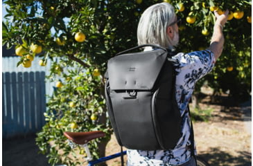 Image of Peak Design Everyday V2 Backpack, 30 Liters, Black, BEDB-30-BK-3