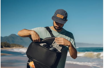 Image of Peak Design Everyday Zip V2 Backpack, 20 Liters, Black, BEDBZ-20-BK-3