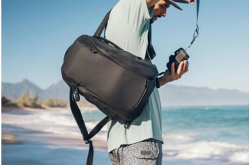 Image of Peak Design Everyday Zip V2 Backpack, 20 Liters, Black, BEDBZ-20-BK-3