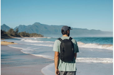 Image of Peak Design Everyday Zip V2 Backpack, 20 Liters, Black, BEDBZ-20-BK-3