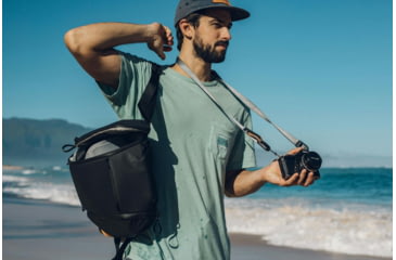 Image of Peak Design Everyday Zip V2 Backpack, 20 Liters, Black, BEDBZ-20-BK-3