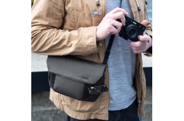 Image of Peak Design Field Pouch V2, Black, BP-BK-3