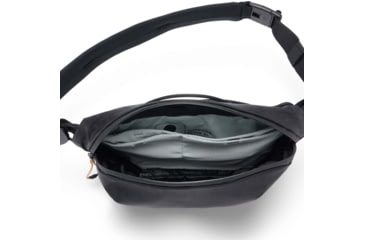 Image of Peak Design Outdoor 2L Sling, Black, BAS-2-BK-1