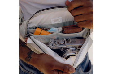 Image of Peak Design Outdoor 2L Sling, Cloud, BAS-2-CD-1