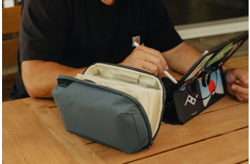 Image of Peak Design Tech Pouch Bag, Ocean, BTP-DS-3