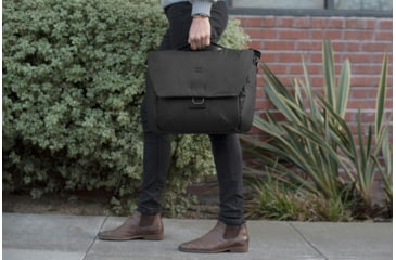 Image of Peak Design V2 Everyday Messenger, 13 Liters, Black, BEDM-13-BK-3