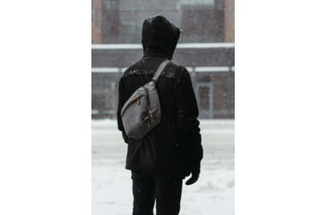 Image of Peak Design V2 Everyday Sling, 6 Liters, Ash, BEDS-6-AS-3