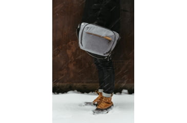 Image of Peak Design V2 Everyday Sling, 6 Liters, Ash, BEDS-6-AS-3