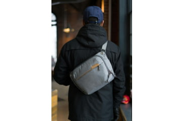 Image of Peak Design V2 Everyday Sling, 6 Liters, Ash, BEDS-6-AS-3