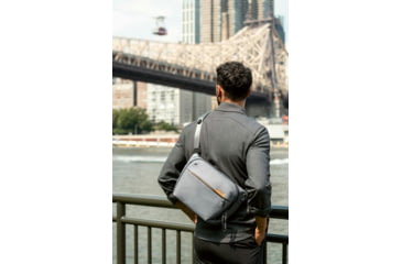 Image of Peak Design V2 Everyday Sling, 6 Liters, Ash, BEDS-6-AS-3