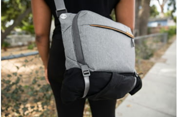 Image of Peak Design V2 Everyday Sling, 6 Liters, Ash, BEDS-6-AS-3