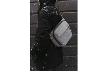 Image of Peak Design V2 Everyday Sling, 6 Liters, Ash, BEDS-6-AS-3