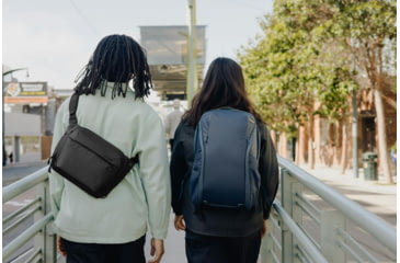 Image of Peak Design V2 Everyday Sling, 6 Liters, Black, BEDS-6-BK-3