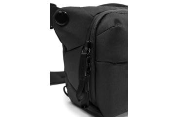 Image of Peak Design V2 Everyday Sling, 6 Liters, Black, BEDS-6-BK-3