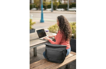 Image of Peak Design V2 Everyday Tote, 15 Liters, Black, BEDT-15-BK-3