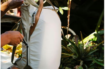 Image of Peak Design V2 Everyday Totepack, 20 Liters, Bone, BEDTP-20-BO-3