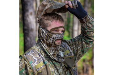 Image of Primos Hunting Stretch-Fit 1/2 Face Mask, Mossy Oak Bottomland, One Size, PS6664