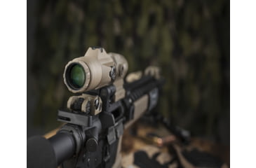 Image of Does the Magnifier Go Behind or in Front of the Red Dot Sight?
