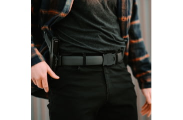 Image of Shield Arms Glove Latch Apogee Polyester Belt by Boxer, One-Size, Buckle Closure, 1.5in Width, Black Strap, APOBLKREGBUCBLKST