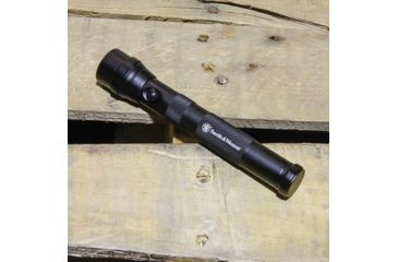 Image of Smith &amp; Wesson 5020 2AA LED Flashlight, Black body/White LED, 110237