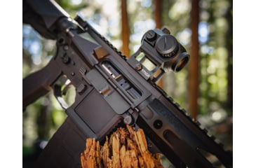 Image of STNGR Axiom II Red Dot Sight, 2 MOA Red Dot Reticle w/ QD Mount Bundle, Black, UI-BNH0-JFHR