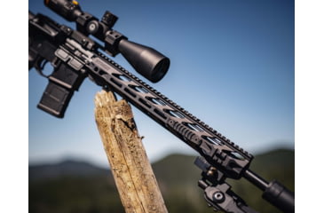 Image of STNGR RPTR M-Lok Free Float Handguard for AR15/M4, Anodized Black, 15 in, 15RM