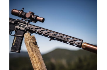 Image of STNGR VYPR M-Lok Free Float Handguard for AR15/M4, Anodized Black, 15 in, 15VM