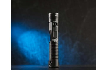 Image of Streamlight Stinger 2020 S Rechargeable Lithium Ion 2000 Lumen LED Flashlight w/120V AC/12V DC PiggyBack Charger, Black, 78201