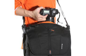 Image of Vanguard UP-Rise II Messenger Bag, Black, Medium UP-Rise II 33