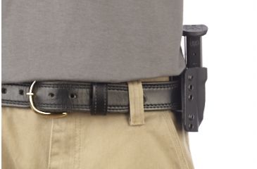 Image of Wilson Combat Kydex Carry Double Magazine Pouch, S and W M and P, Right Hand, 1.75in Belt, Black KC13BKR15D
