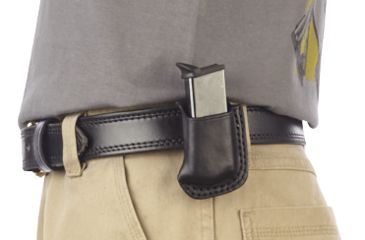Image of Wilson Combat Single Snap Magazine Pouch, ADP, Right Hand, 1.5in Belt, Black Leather SS4BLR15