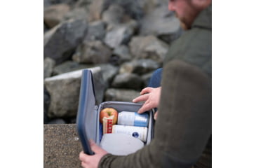 Image of Yeti Daytrip Lunch Box, Big Wave Blue/Navy, One Size, 18060131404