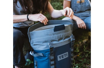 Image of Yeti Hopper Backpack M20, Navy, 18050125002