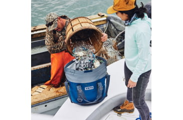 Image of Yeti Hopper M30 Soft Cooler, Big Wave Blue/Navy, 30 Liter, 18060131395