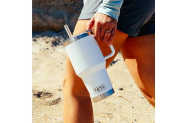 Image of Yeti Rambler 35 oz Mug 2.0 w/Straw Cap
