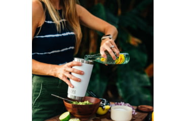 Image of Yeti Rambler 20 oz Tumbler w/Magslider Lid