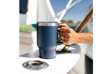 Image of Yeti Rambler 35 oz Mug 2.0 w/Straw Cap