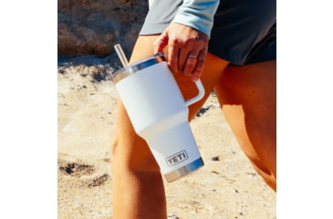 Image of Yeti Rambler 35 oz Mug 2.0 w/Straw Cap