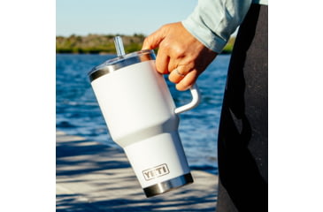 Image of Yeti Rambler 35 oz Mug 2.0 w/Straw Cap