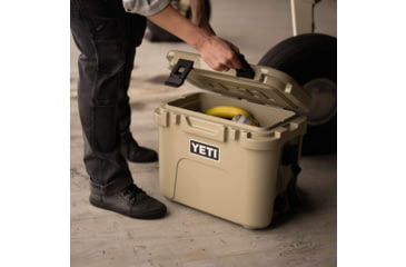 Image of Yeti Roadie 15 Quart Hard Cooler