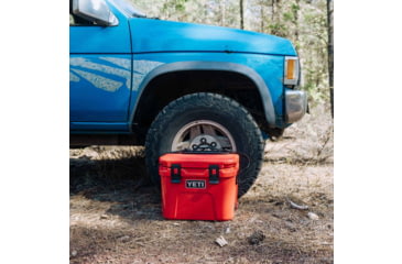 Image of Yeti Roadie 15 Quart Hard Cooler