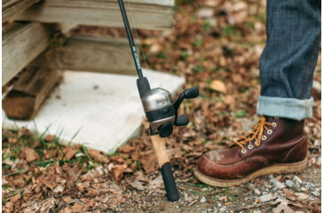 Image of Zebco 33 With 2 Piece Medium Rod Pkg Combo 10lb, 5ft 6in, 3490N.BP4