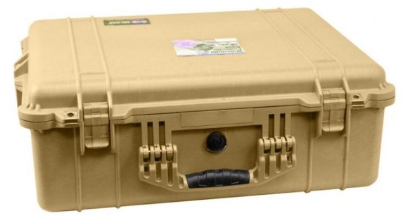 Image of Pelican 1600 Protector Pressurized 24x19x8in Case, Desert Tan w/Padded Dividers