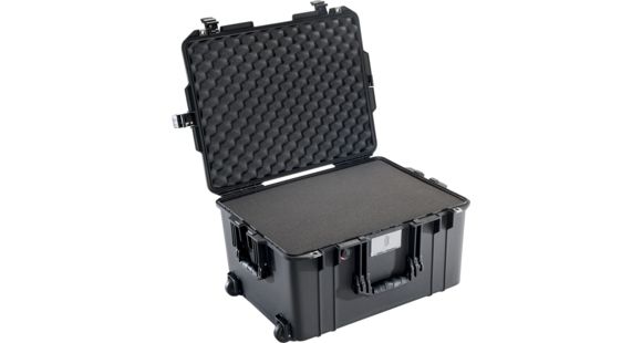 Image of Pelican 1607 Air w/ Foam, Black, 016070-0000-110