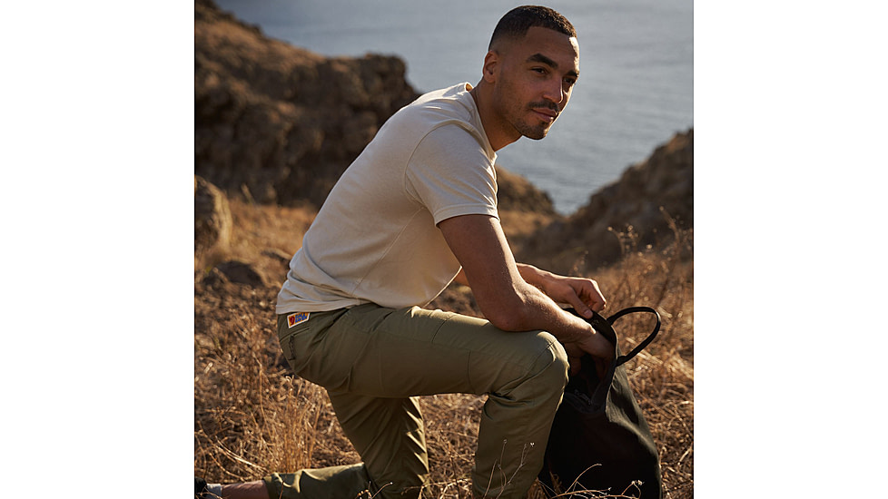 Fjallraven Vardag Trousers - Men's, 48 in, Regular, Green, F86666-620-48/R